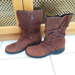 CLARKS ARTISAN COLLECTION LEATHER UPPER BOOTS SIZE 6B